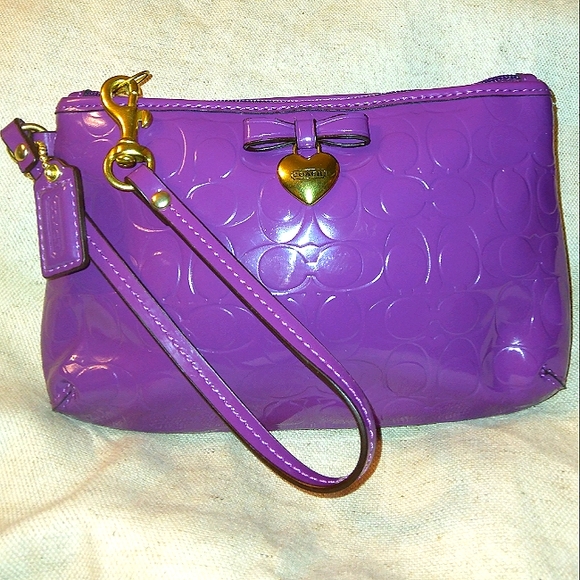Brand New COACH Purple Iris Signature Liquid Gloss Wristlet - Picture 5 of 16